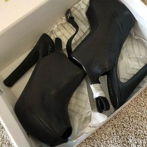 New in box size 6 from ALDO